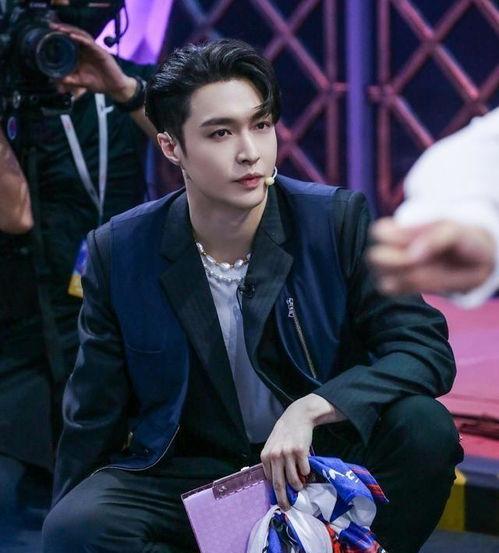 街舞张艺兴爆料视频,独家爆料背后的精彩瞬间  第1张